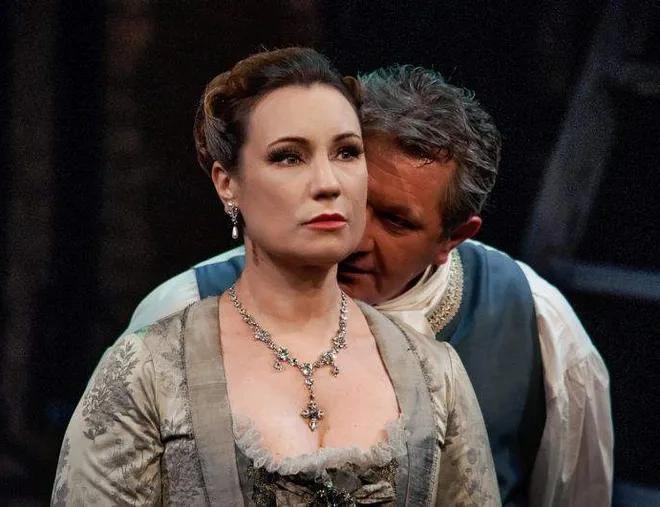 Event image Любовь у трона