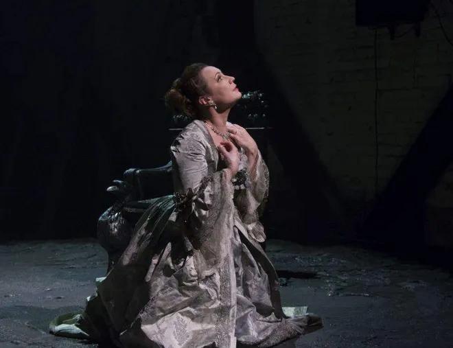 Event image Любовь у трона